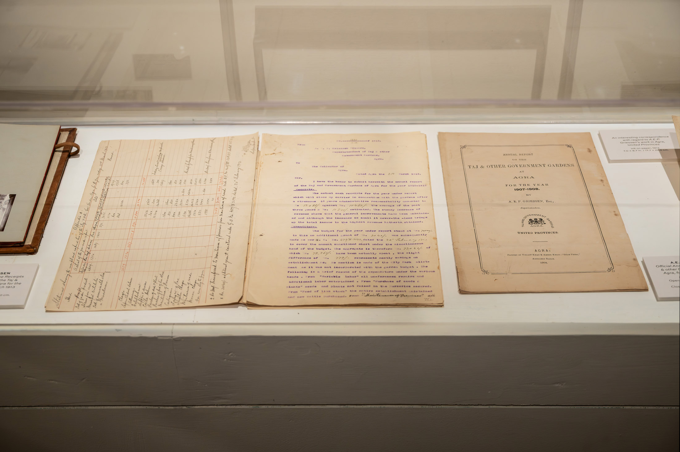 The Mute Eloquence of the Taj Mahal