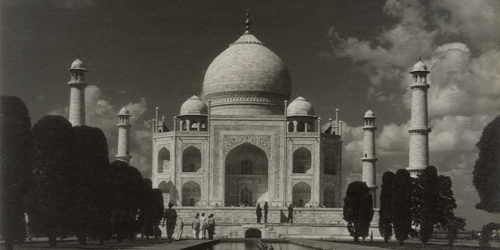 Black Taj and Moonshine: Mythologies of the Taj